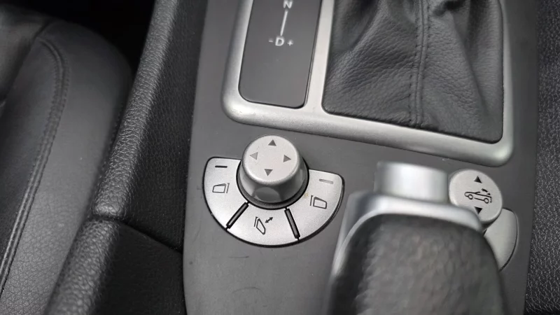 Mercedes-Benz SLK-Class