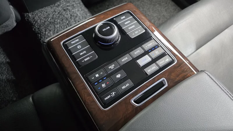 Hyundai Equus