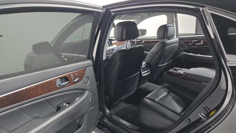 Hyundai Equus