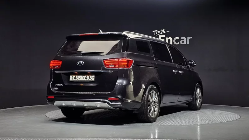 Kia Carnival
