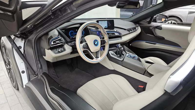 BMW i8