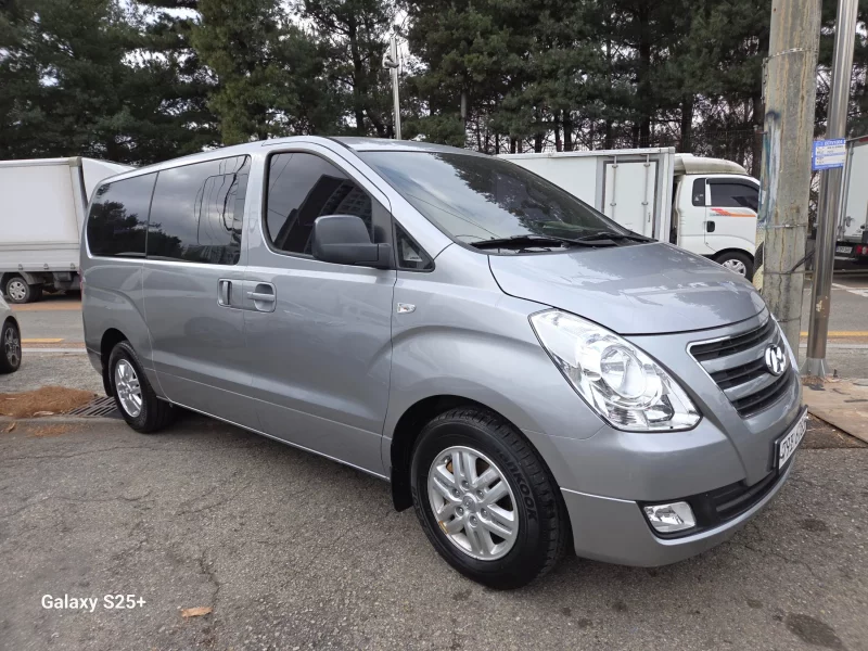 Hyundai Starex