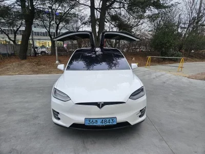 Tesla MODEL X