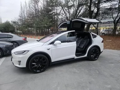 Tesla MODEL X
