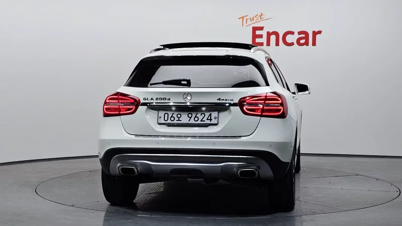 Mercedes-Benz GLA-Class