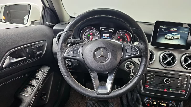 Mercedes-Benz GLA-Class