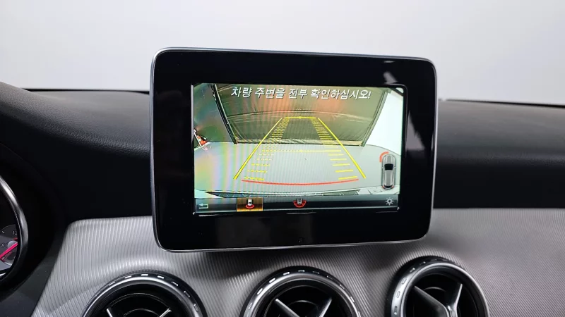 Mercedes-Benz GLA-Class