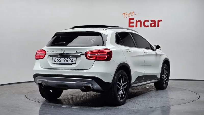 Mercedes-Benz GLA-Class