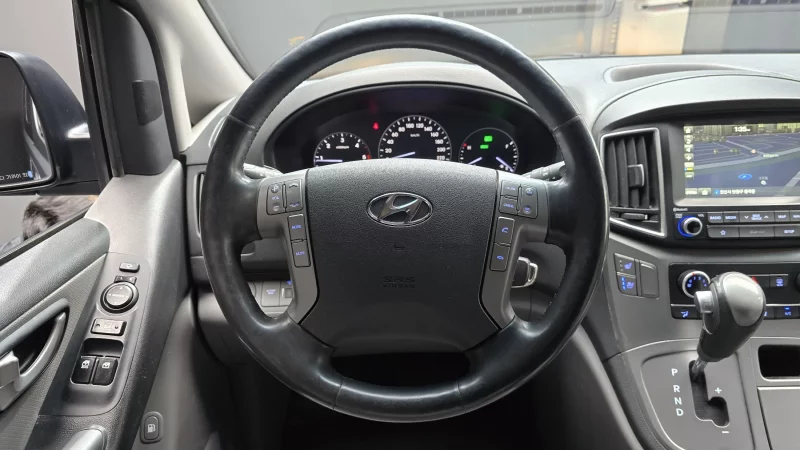 Hyundai Starex