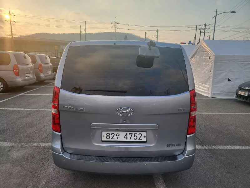 Hyundai Starex