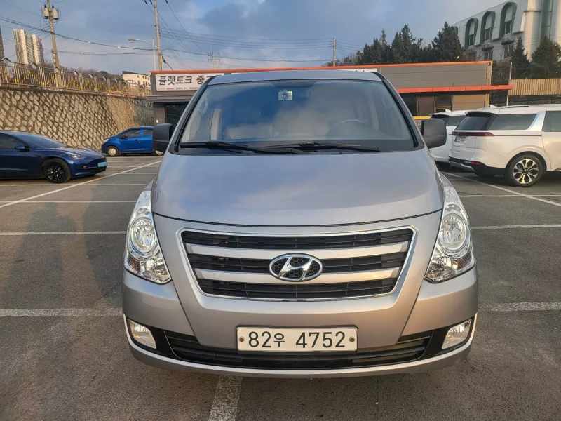 Hyundai Starex