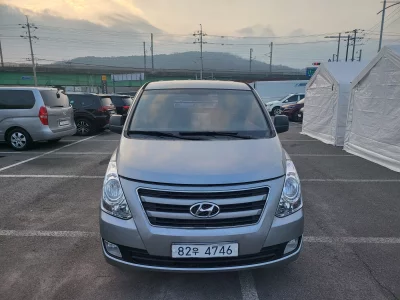 Hyundai Starex