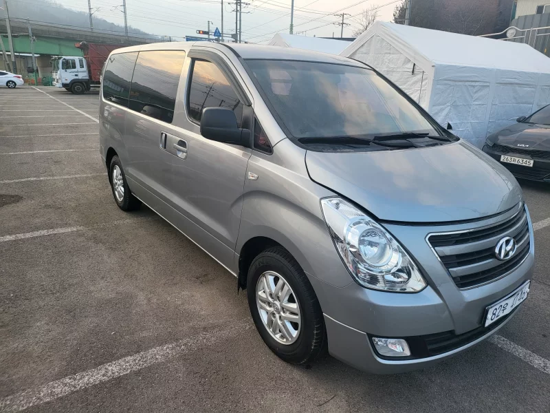 Hyundai Starex