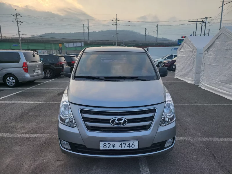 Hyundai Starex