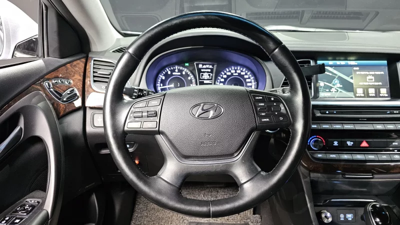 Hyundai Aslan