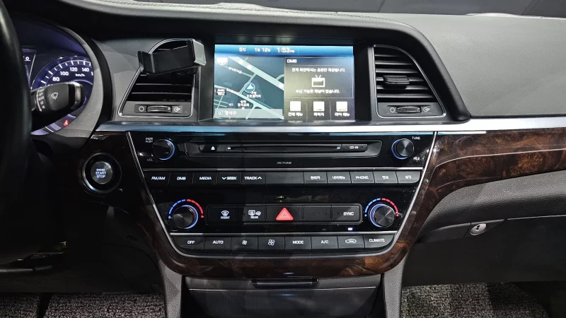 Hyundai Aslan