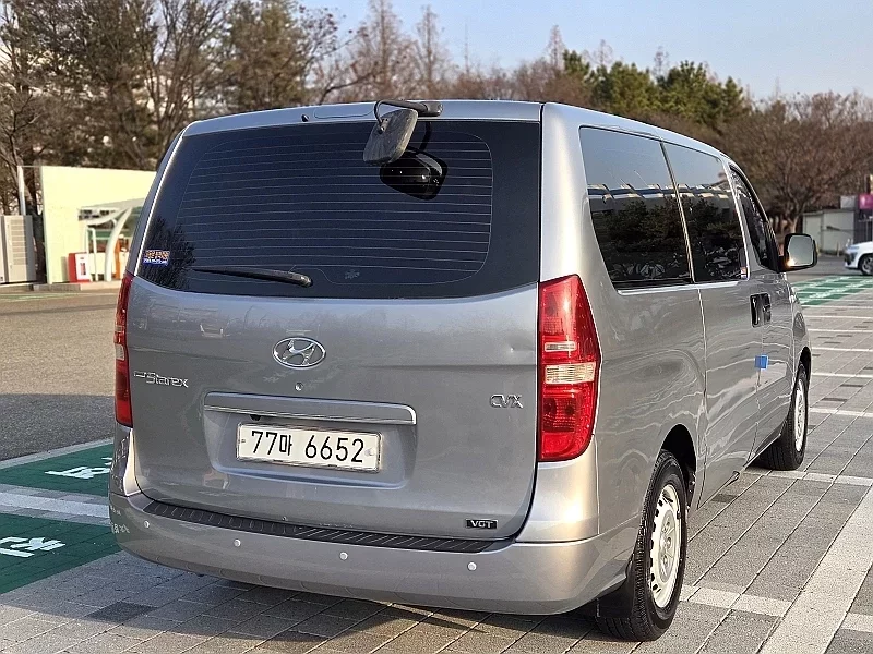Hyundai Starex