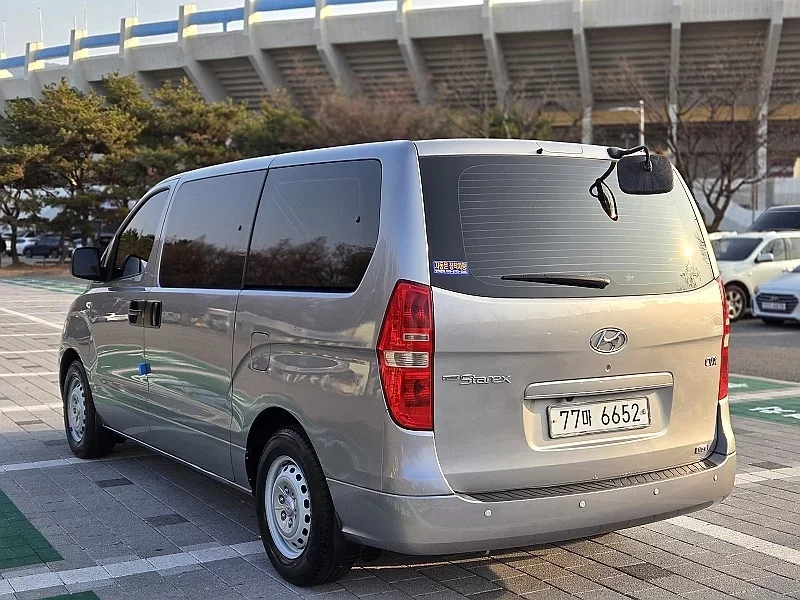 Hyundai Starex