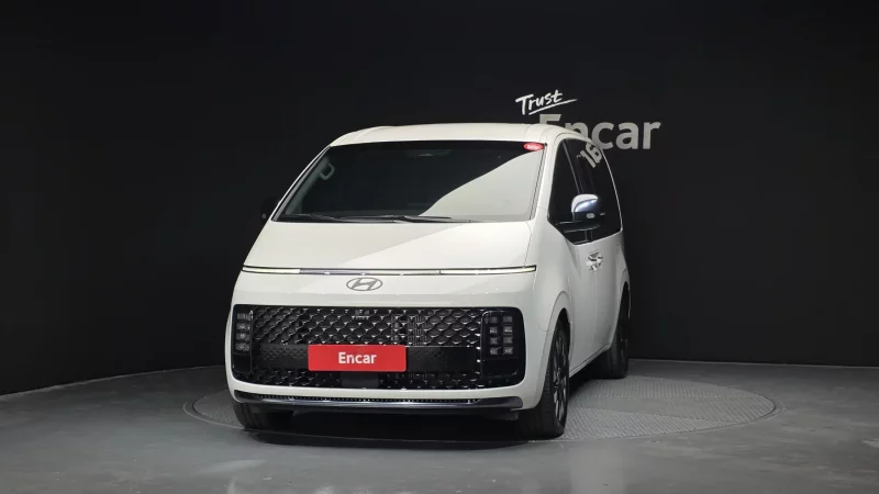 Hyundai Staria