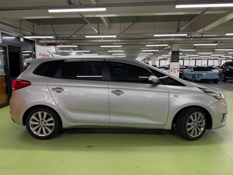 Kia Carens
