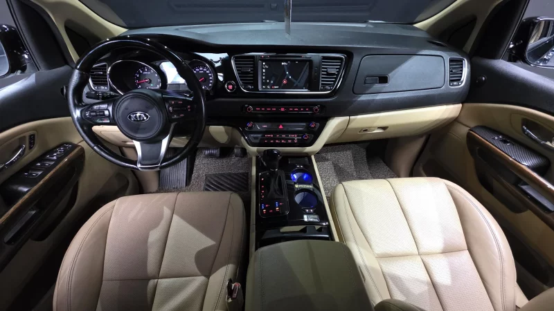 Kia Carnival