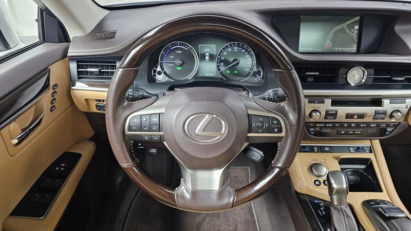 Lexus ES300h