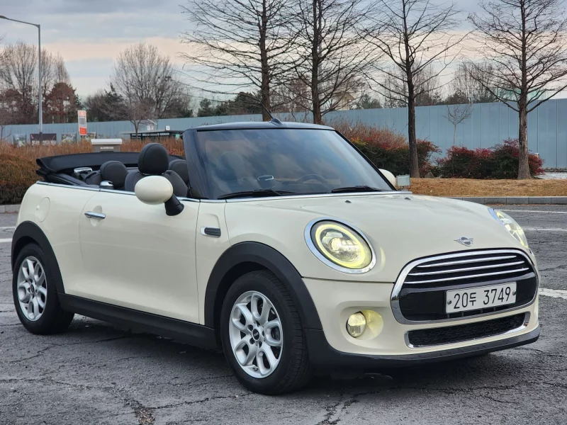 MINI Cooper Convertible