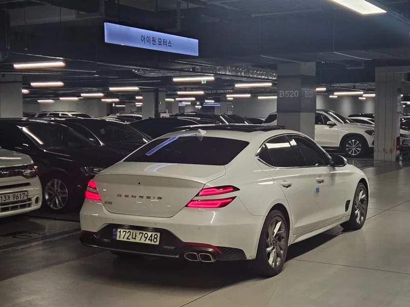 Genesis G70