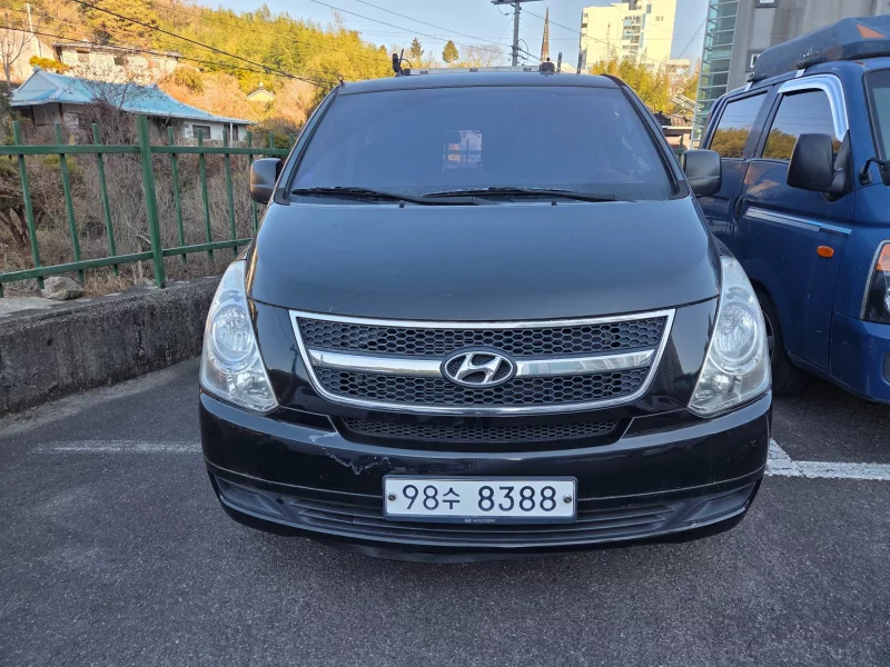 Hyundai Starex