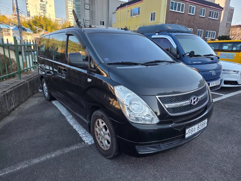 Hyundai Starex