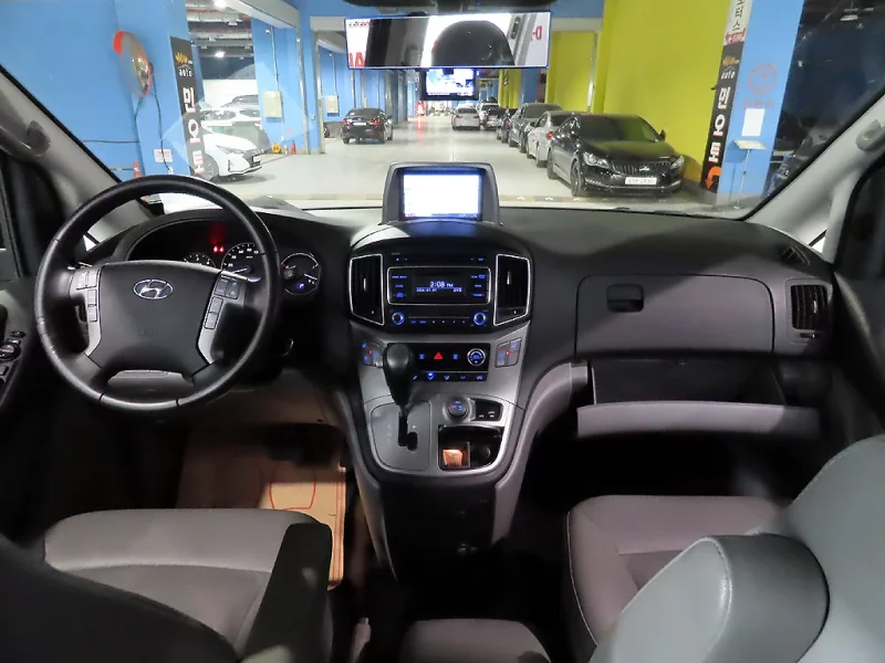 Hyundai Grand Starex