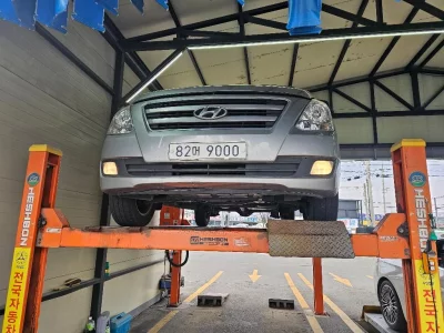 Hyundai Starex