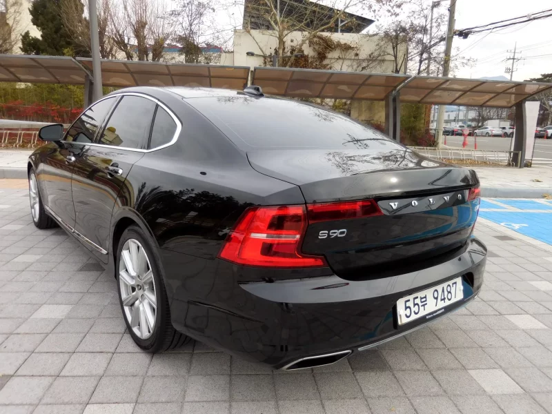 Volvo S90