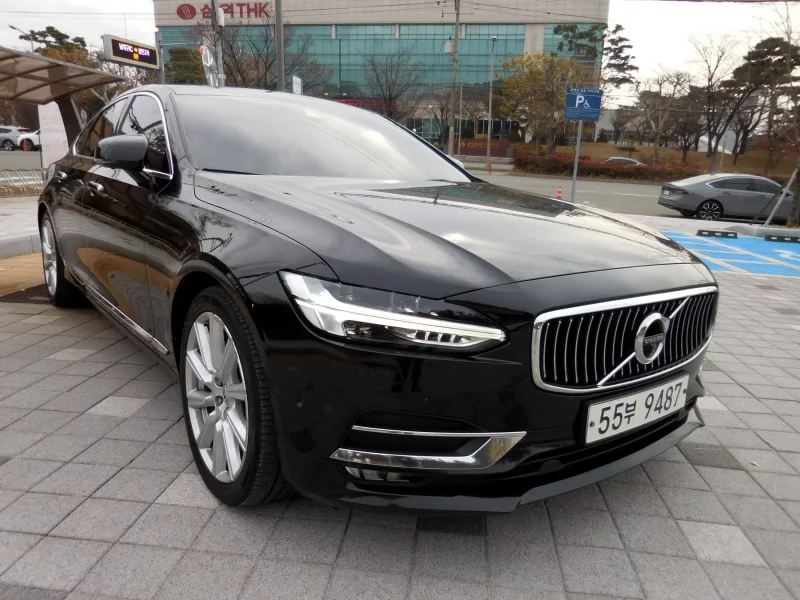 Volvo S90
