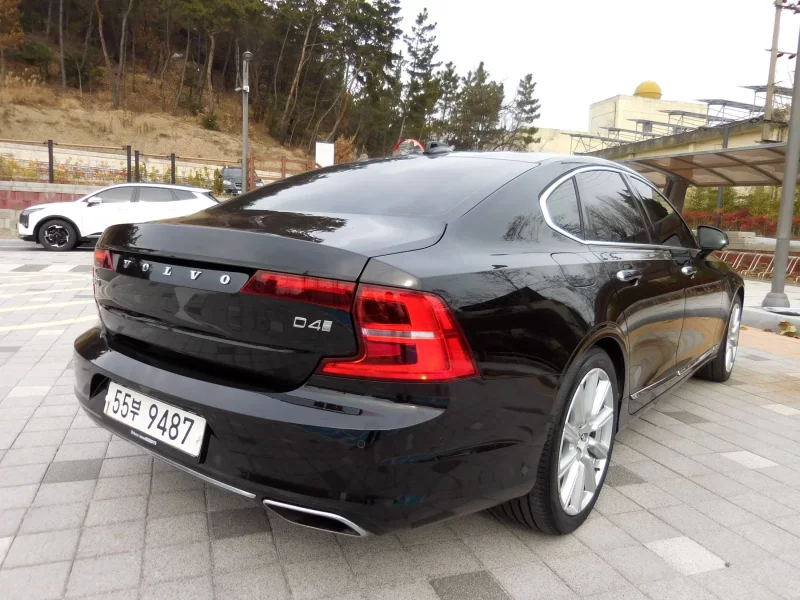 Volvo S90