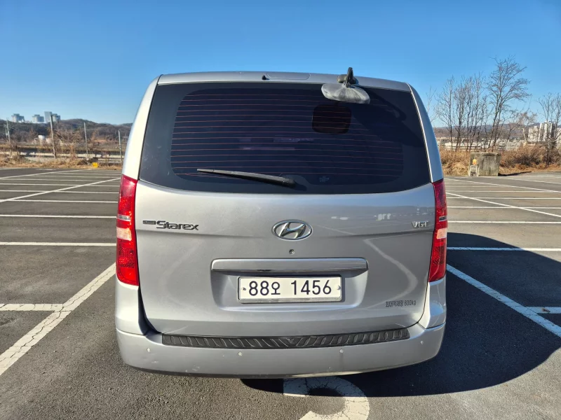 Hyundai Starex