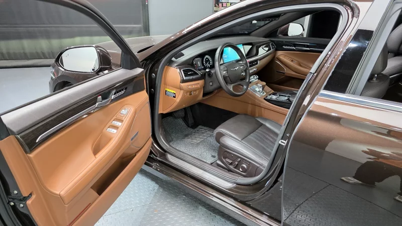 Genesis G90