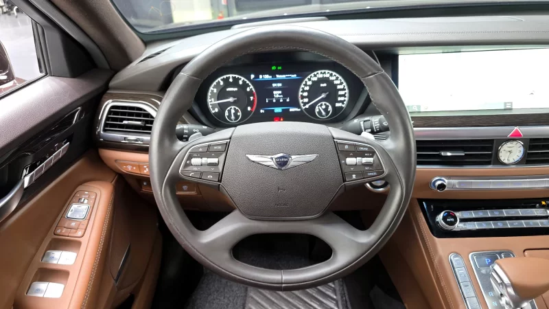Genesis G90