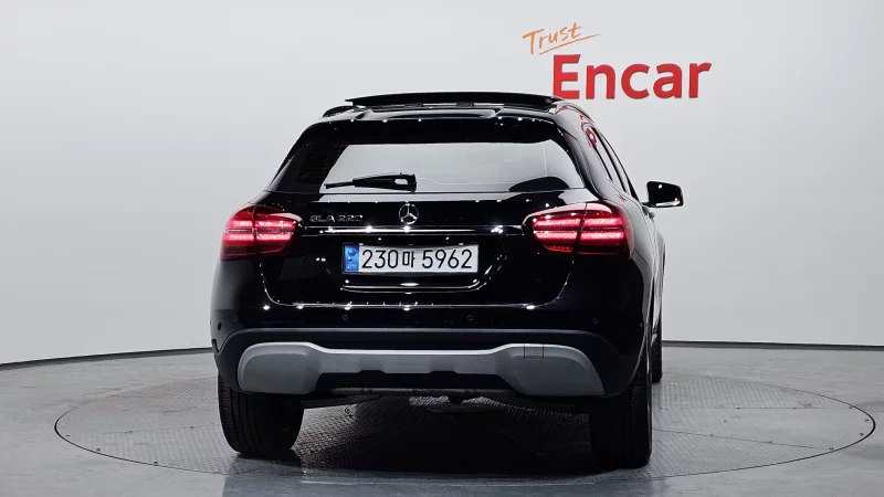 Mercedes-Benz GLA-Class