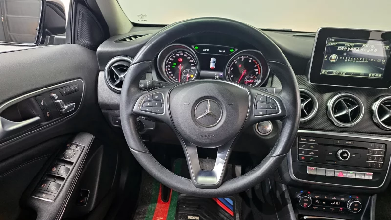 Mercedes-Benz GLA-Class