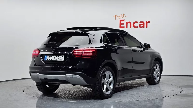 Mercedes-Benz GLA-Class