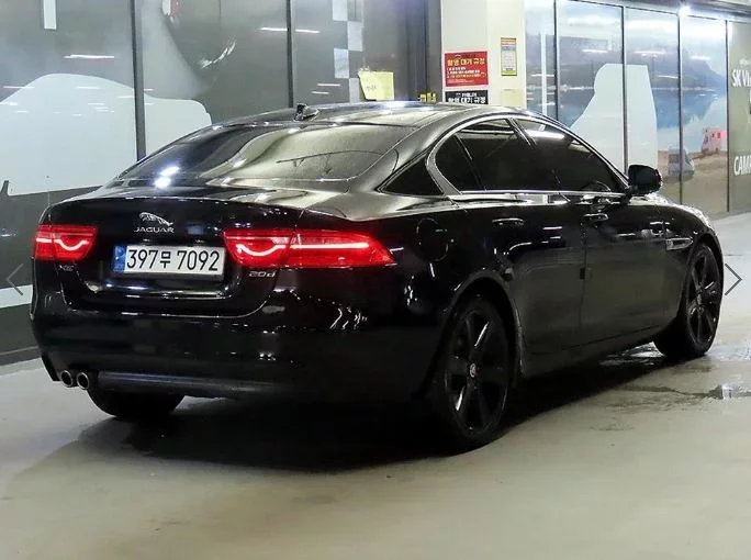 Jaguar XE