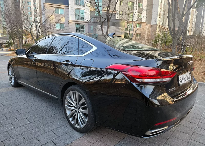 Hyundai Genesis