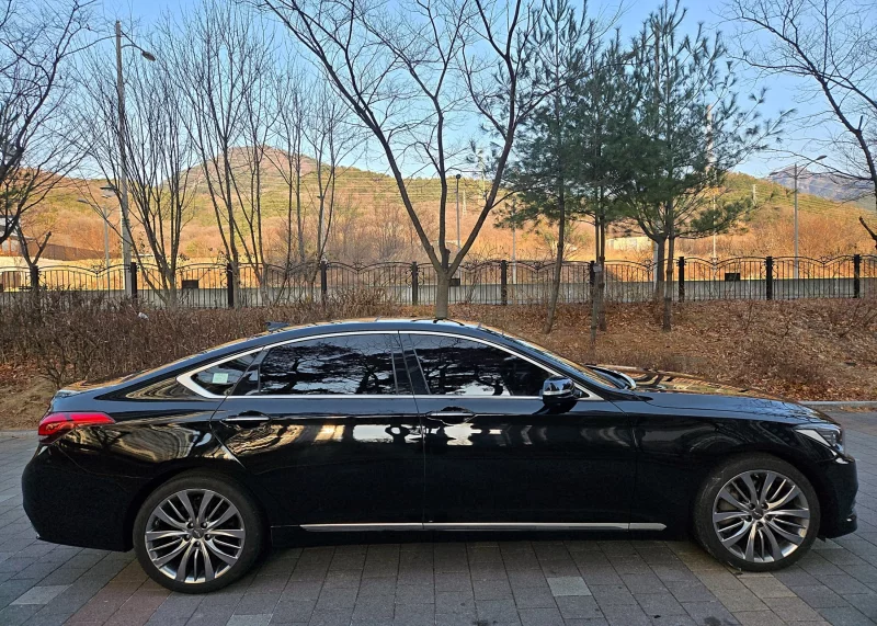 Hyundai Genesis
