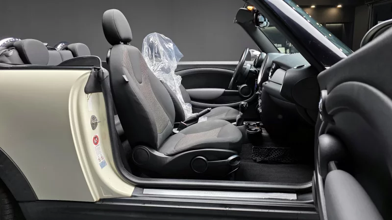 MINI Cooper Convertible