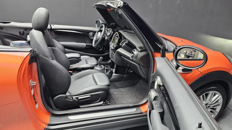 MINI Cooper Convertible