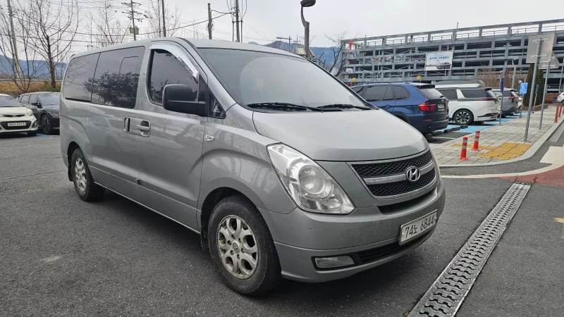 Hyundai Starex