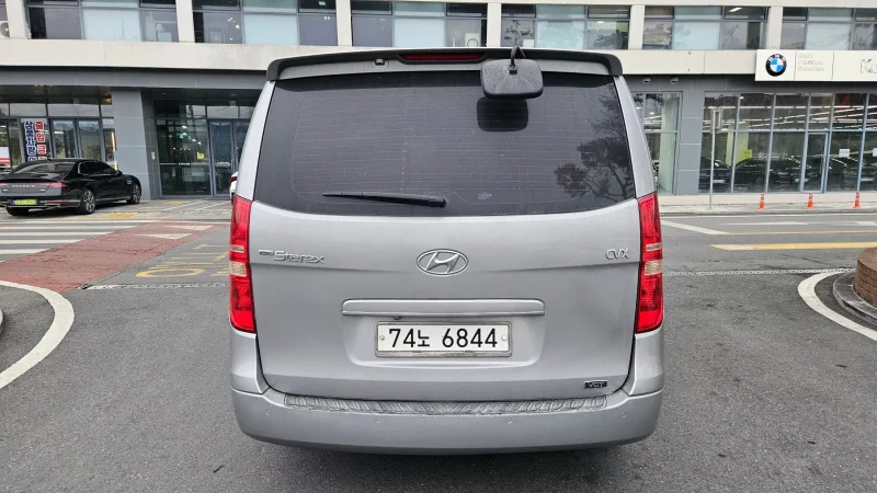 Hyundai Starex