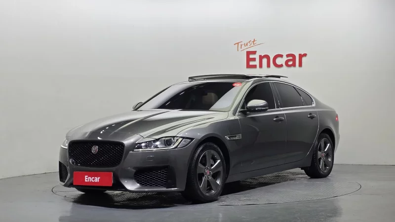 Jaguar XF