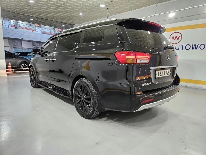 Kia Carnival
